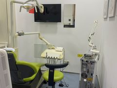 -岳辰齿科(浦东长泰店)