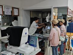 -豪门视光·星趣控·蔡司依视路眼镜代理商(中央大街店)