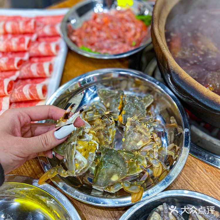瓦小灶老火锅|一家海鲜吃到嘴里还在弹的炭火火锅店