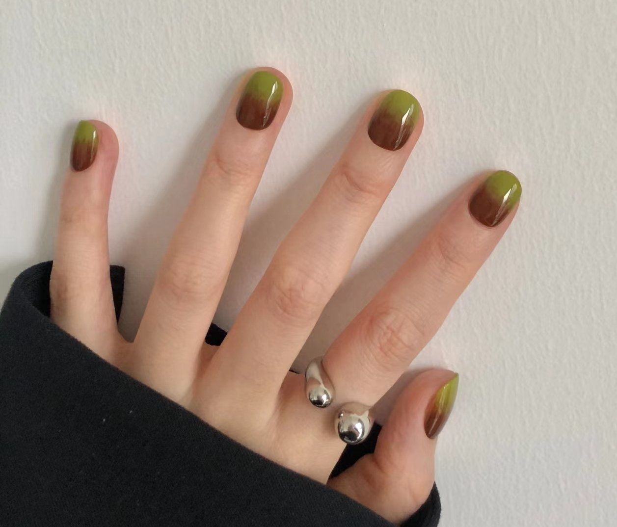 灵感来了～绿色指甲