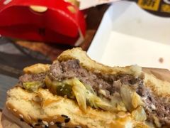 金尊肉酱安格斯厚牛堡套餐-麦当劳(郑州银基店)