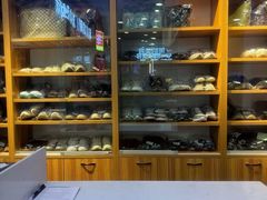 -莱靓奢侈品洗护改衣店(新世界百货崇文店)