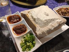 -95号酱骨·一块豆腐(展春园西路店)