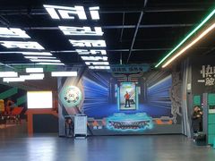 -极限PLAY运动娱乐新世界·团建派对表演休闲馆·室内高空游乐园