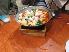 -老滇山寨•云南特色菜•地方菜•民族风情歌舞表演(金碧店)