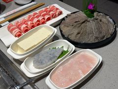 -海底捞火锅(曹安公路店)