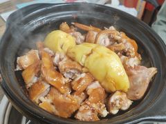 -东川炭炉鸡煲·榴莲瓦煲鸡(广州首店)