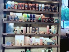零售区-星巴克臻选(湖滨道店)