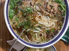 -云阿蛮云南生烫牛肉米线(奉贤路店)