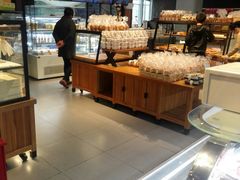面包甜点陈列柜-格瑞思动物奶油生日蛋糕(圆融店)