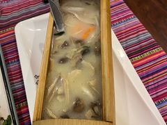 竹筒山珍汤-香巴拉云南餐厅(华莱坞店)