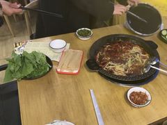 -小志家.鲜牦牛肉牛杂火锅野生菌汤锅