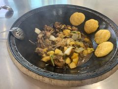 -粘豆包柴火铁锅炖