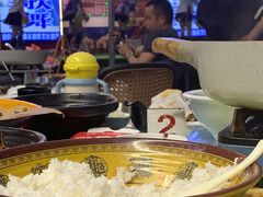 -刘姐啤酒鱼民族演艺餐厅(西街总店)