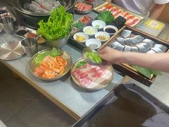 -围炉肉舍•炭烤活鳗•丹东海鲜烤肉(步行街店)