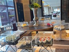 面包甜点陈列柜-深圳四季酒店·馥自助餐厅