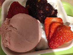 雪山草莓-满记甜品(巴黎春天宝山店)