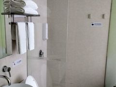 -卡罗酒店(东门晒布地铁站店)