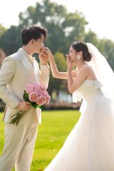 -雪中彩影婚纱摄影·微光艺术中心