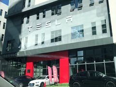 -TESLA 特斯拉(深圳观澜特斯拉直营钣喷中心)