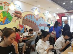 等位区-螺小胖柳州螺蛳粉(钟楼总店)