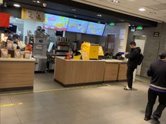 -麦当劳(上海虹桥站30B检票口楼上)