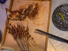 -夜火烤摊·东北烧烤酒场·老杨小黄鱼
