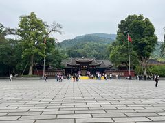 -峨眉山报国寺