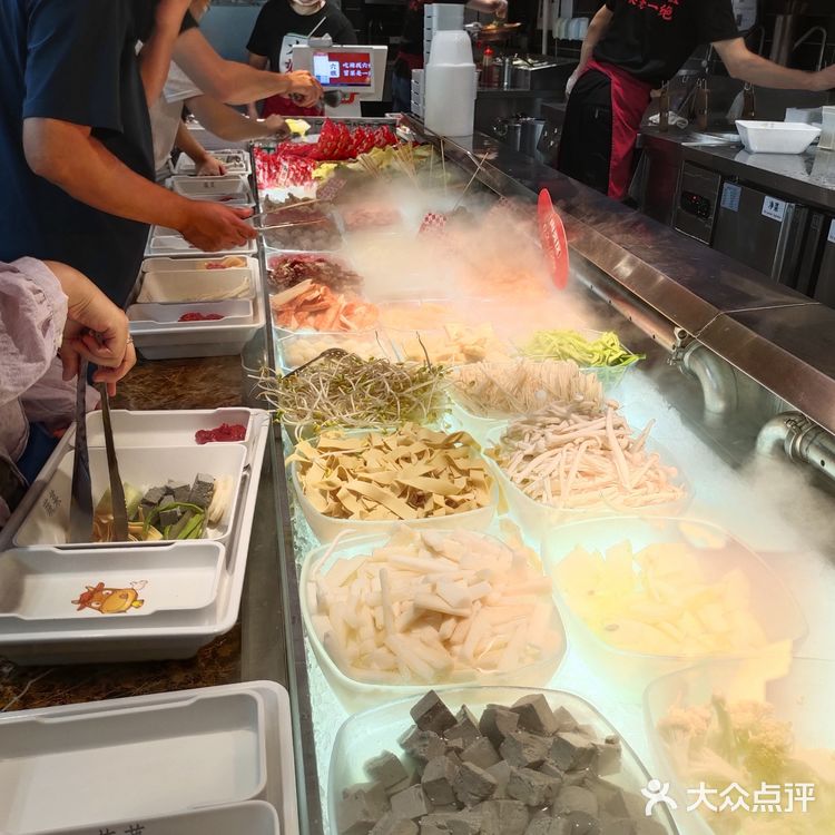 一个人的火锅，魔都冒菜扛把子 ｜ 成都你六姐·牛肉冒菜