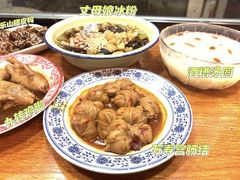 -爆炸头阿姨小四川正宗川味小吃(无任何分店)