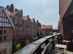 -钟书阁(松江泰晤士小镇店)