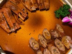 特色卤煮双拼盘-三人行骨头王火锅(长寿店)
