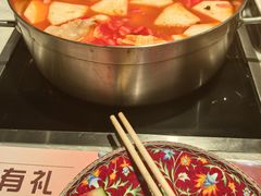 -尚尚仙·酸汤猪手·猪肚鸡火锅(华联万柳购物中心店)