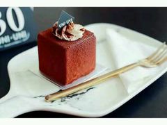 -UNI UNI(环亚凯瑟琳店)