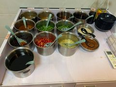 自助调料区-销魂美蛙鱼头火锅(上海首店)