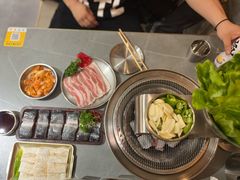 -围炉肉舍•炭烤活鳗•丹东海鲜烤肉(步行街店)