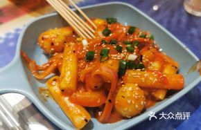 Jin Mama's Signature Stir-Fried Rice Noodles