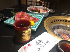 -山川小町·极番烧肉(新地假日广场店)