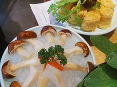 松茸菇-左庭右院鲜牛肉火锅(金山万达店)