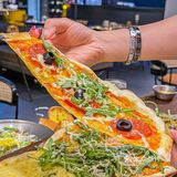 点单不用纠结口味😛一米长披萨满足4️⃣个味道