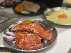 -山野的朋友露营炭火烤肉