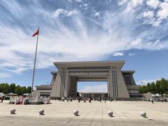 -霍尔果斯国门景区