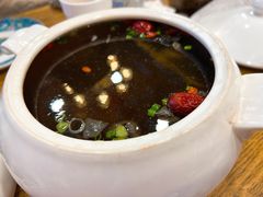黑蘑菇鸡汤-乡村馕坑肉·烧烤·新疆菜·本地人更爱吃(阿勒泰首店)