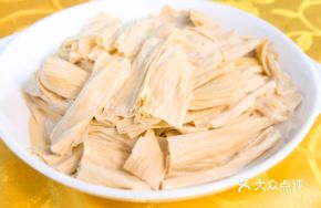 Bamboo Shoots and Enoki Mushroom Stew