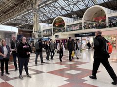 -维多利亚火车站