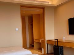 -全季酒店(上海青浦吾悦广场淀山湖大道店)