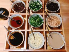 九宫格蘸料-锦和牛·炭火烧肉(ICC太和里店)