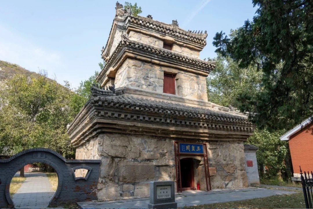 顺义某院内有一明代建筑 - 无梁阁