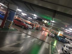 -苏宁广场-停车场