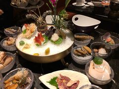 -半岛翡丽海鲜自助餐厅(观风亭店)